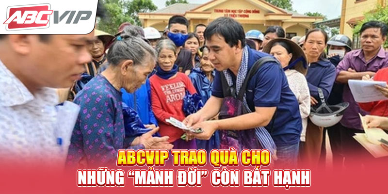 abcvip-trao-qua-cho-nhung-“manh-doi”-con-bat-hanh